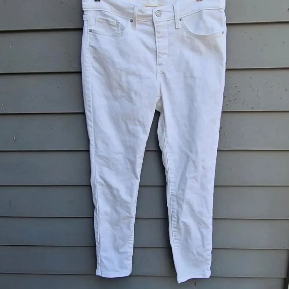 Levis 311 Shaping Skinny White Jeans size 29